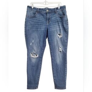 Maurices Mid Rise Distressed Skinny Jeans Women’s Large Short Stretch Denim